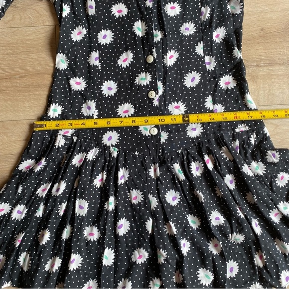 Vintage romper daisy print ruched sleeves button front 100 % Rayon - Picture 12 of 13